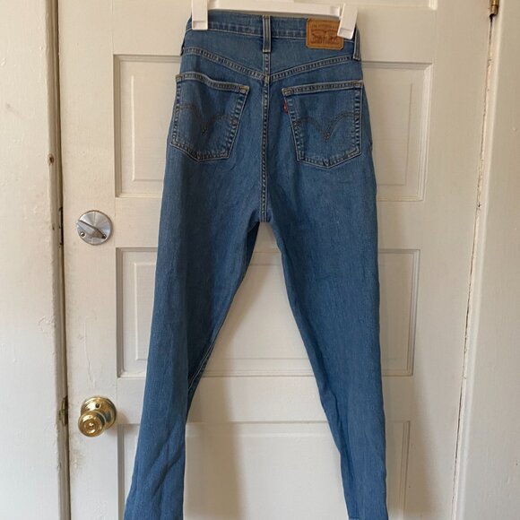 Levi's High Waisted Taper Size 26 - Picture 3 of 3